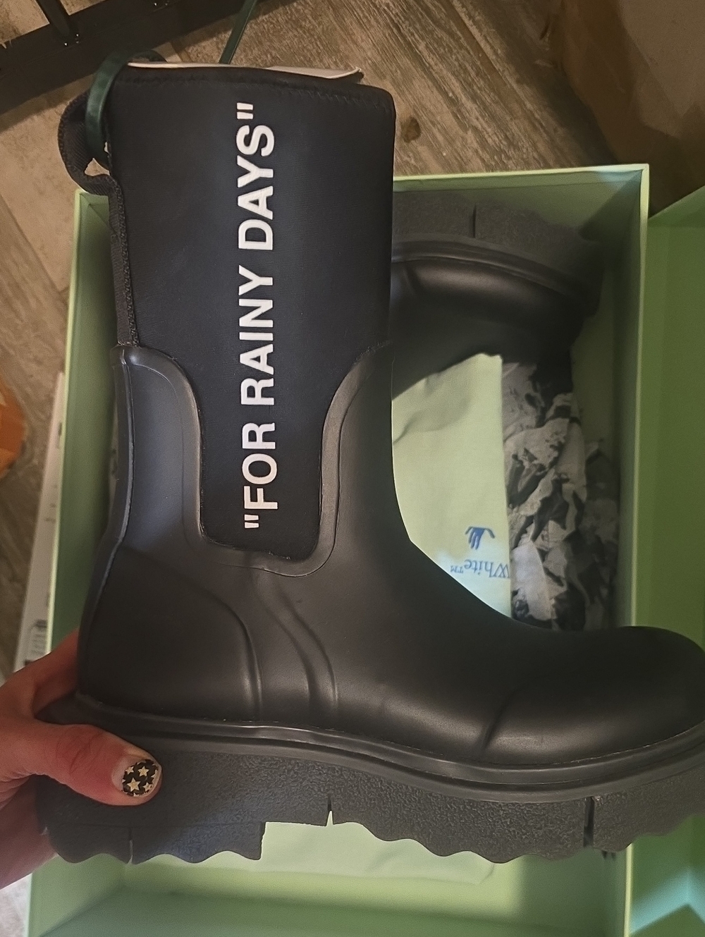 Off-white rubber rain boot Black/white new in box Dust Cover Authentic Mens 6